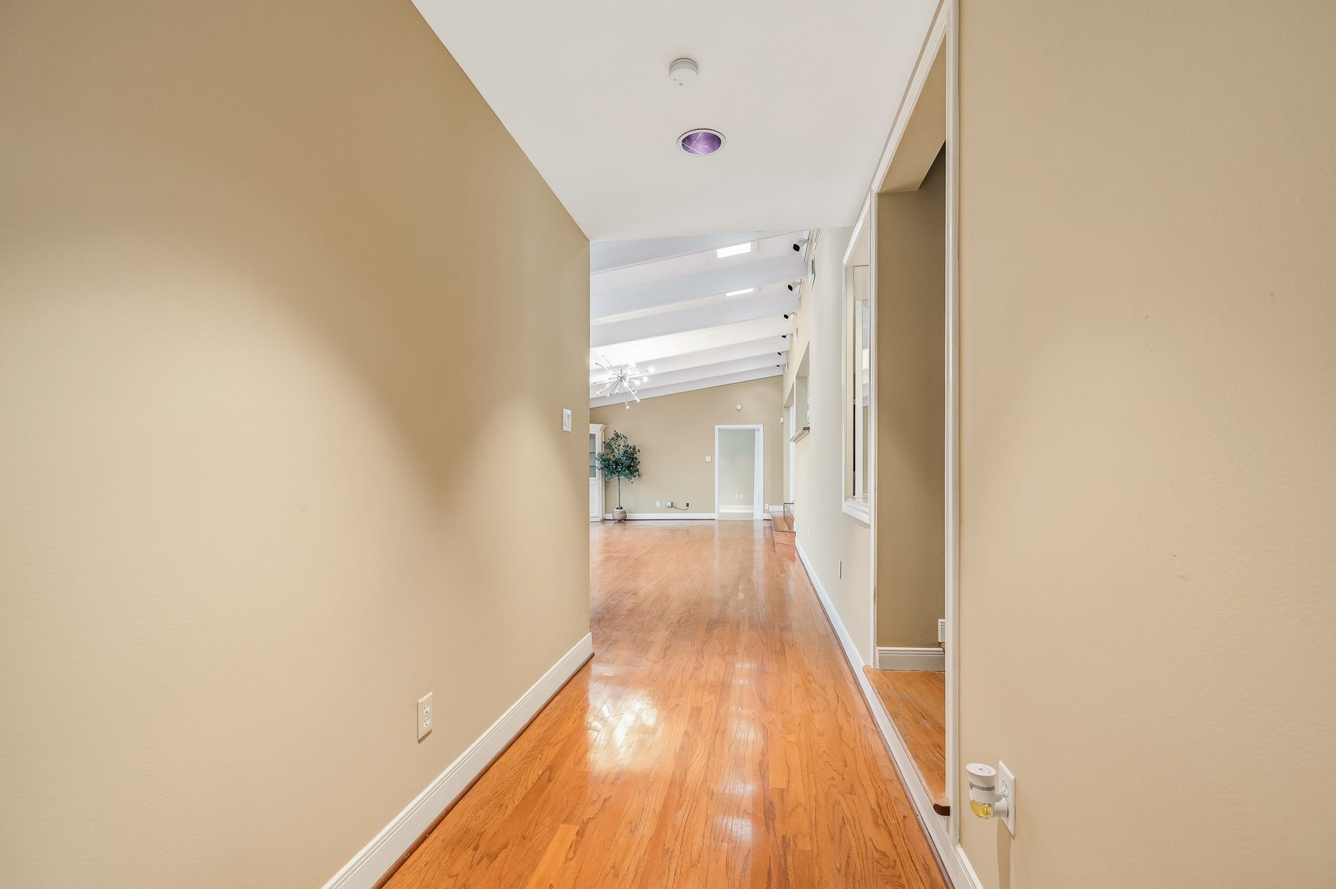 2111 N Galveston Avenue, Pearland, TX 77581 Step into a light-filled open living area.