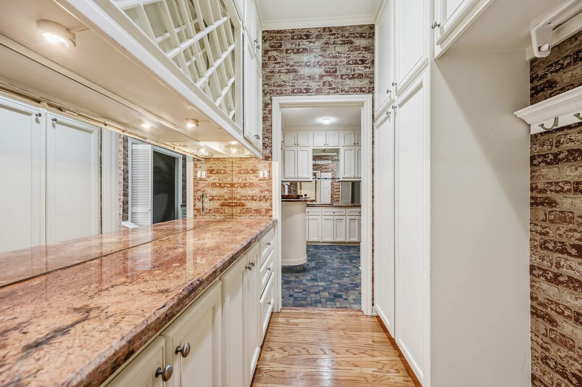 2111 N Galveston Avenue, Pearland, TX 77581 2111 N Galveston Avenue, Pearland, TX 77581