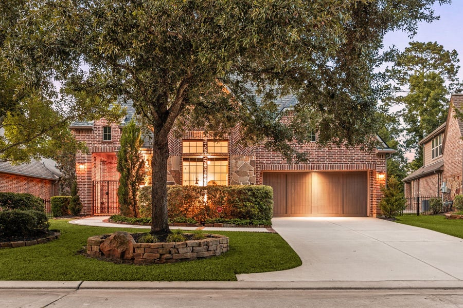 Property photo for 195 Oarwood Place, The Woodlands, TX
