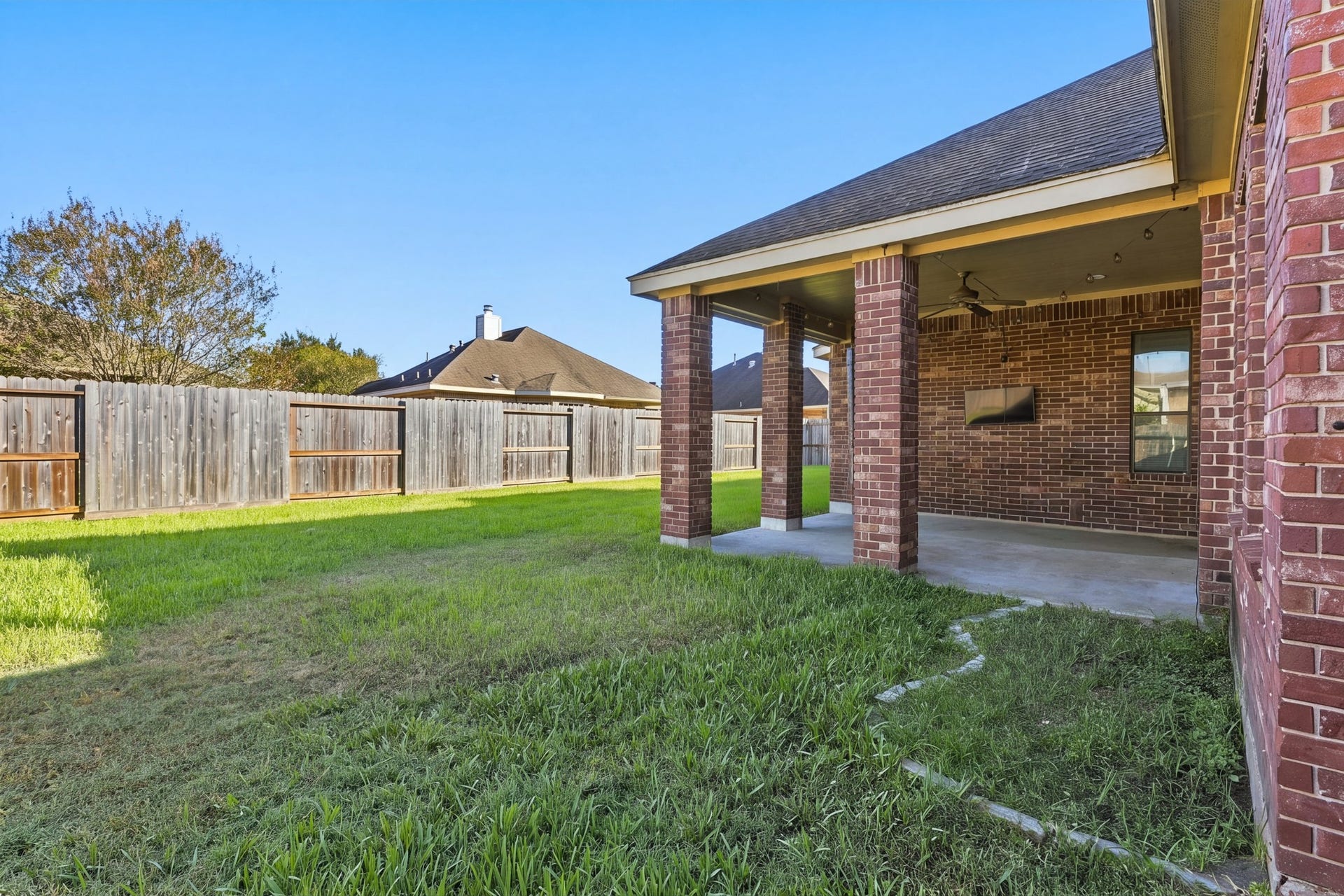 293 W Bend Drive, League City, TX 77573 293 W Bend Drive, League City, TX 77573