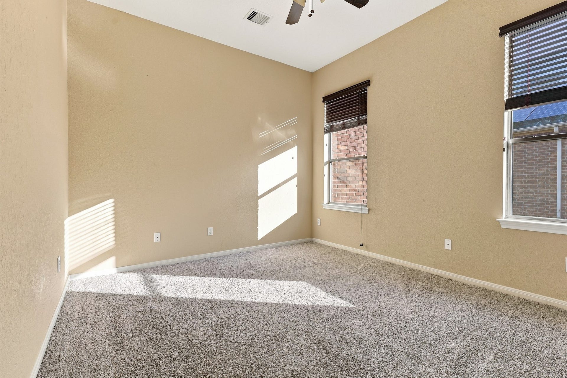 293 W Bend Drive, League City, TX 77573 293 W Bend Drive, League City, TX 77573