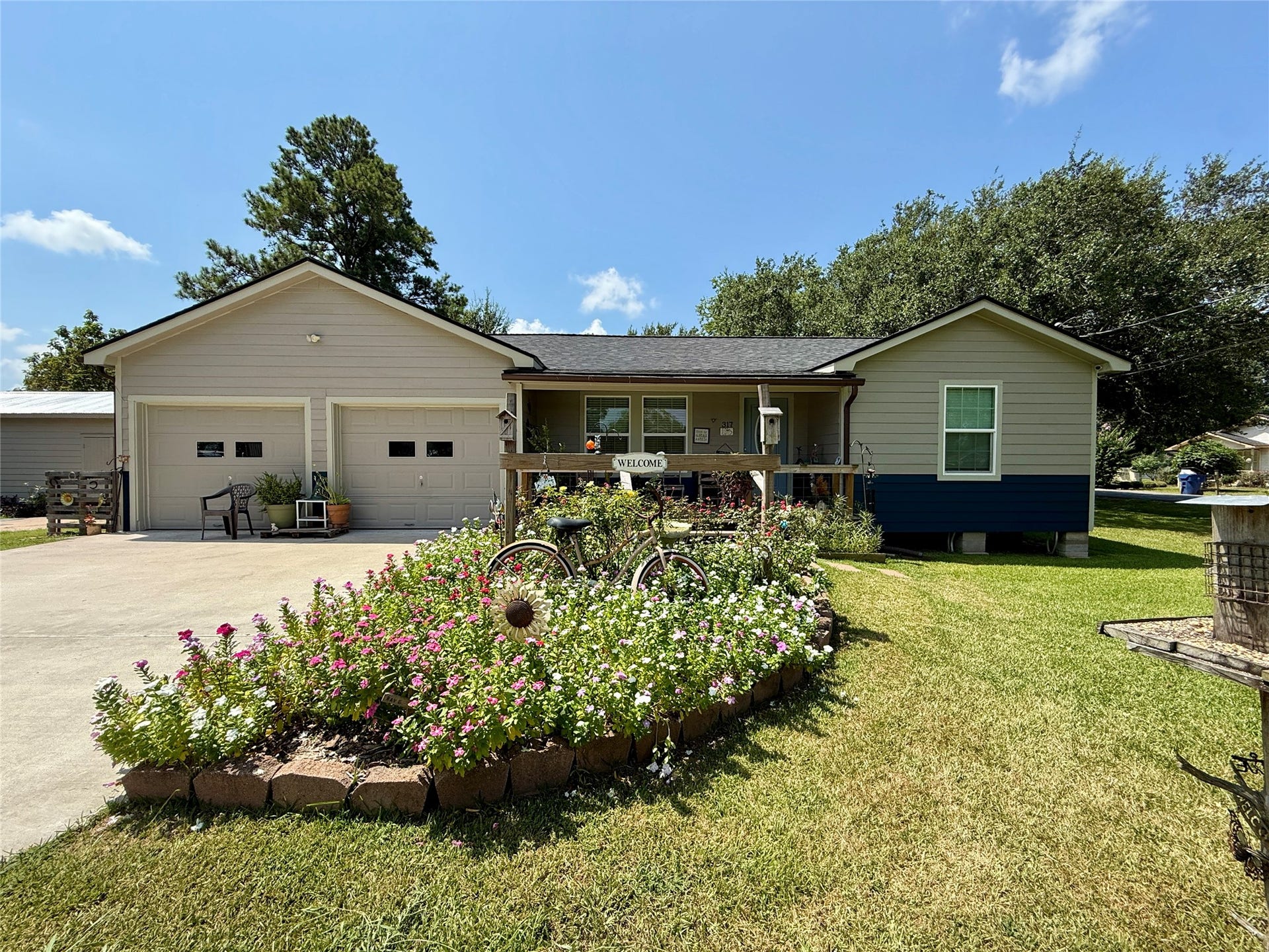 317 Crews Way, West Columbia, TX 77486 317 Crews Way, West Columbia, TX 77486