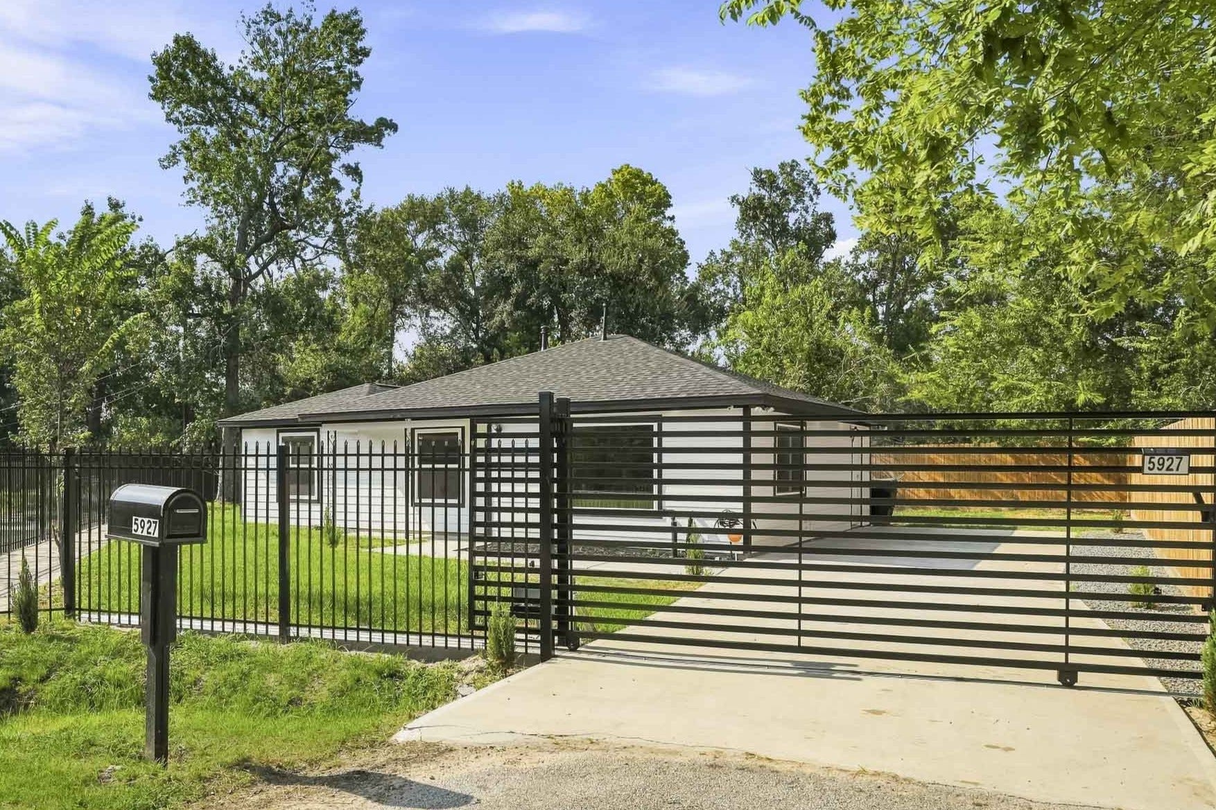 5927 Easter Street, Houston, TX 77091