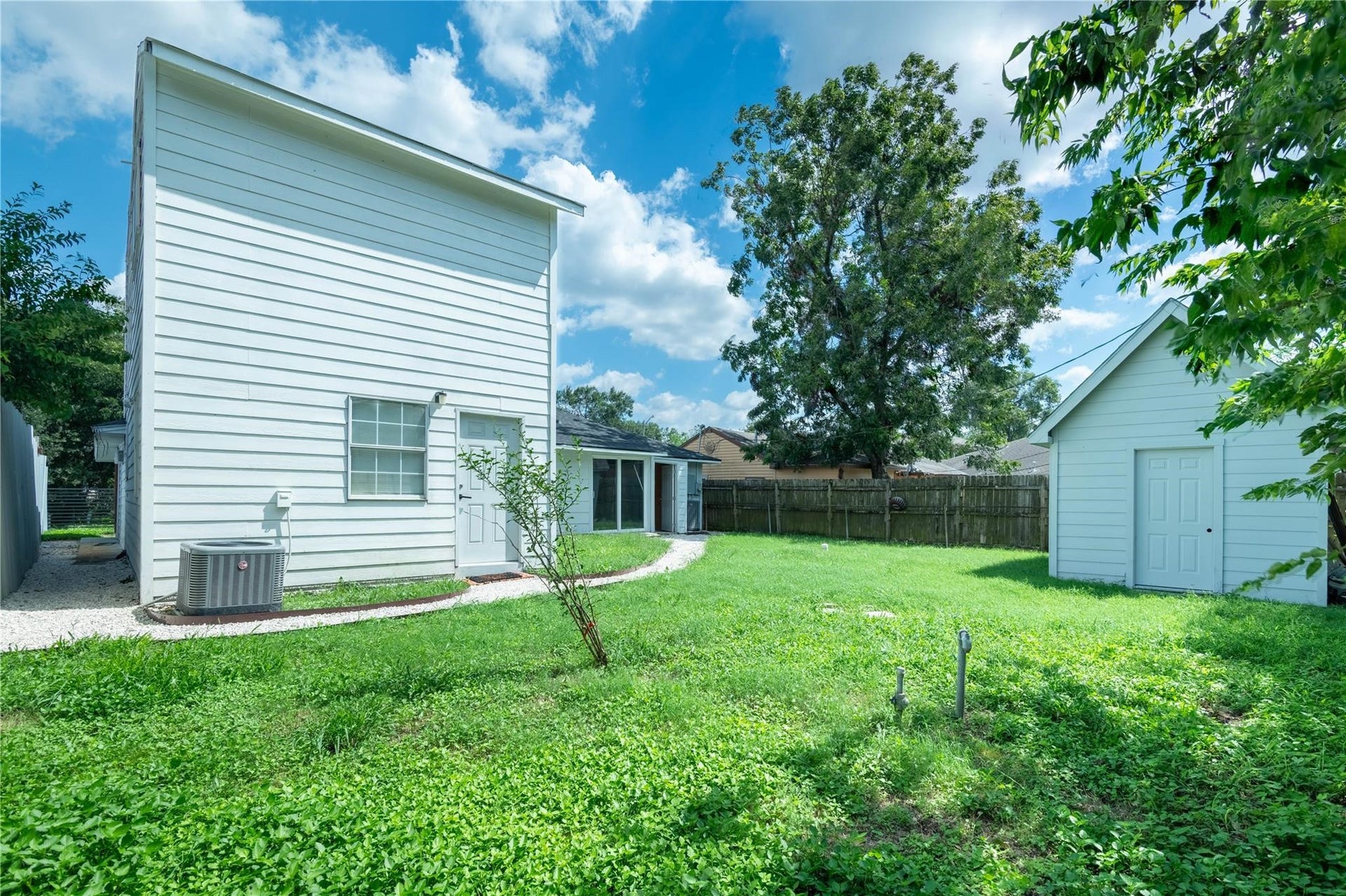 6414 Crestridge Street, Houston, TX 77033 6414 Crestridge Street, Houston, TX 77033