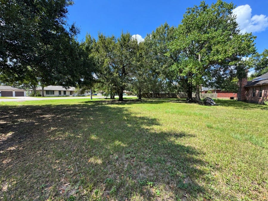 Property photo for 001 Elizabeth Ave, Rosenberg, TX