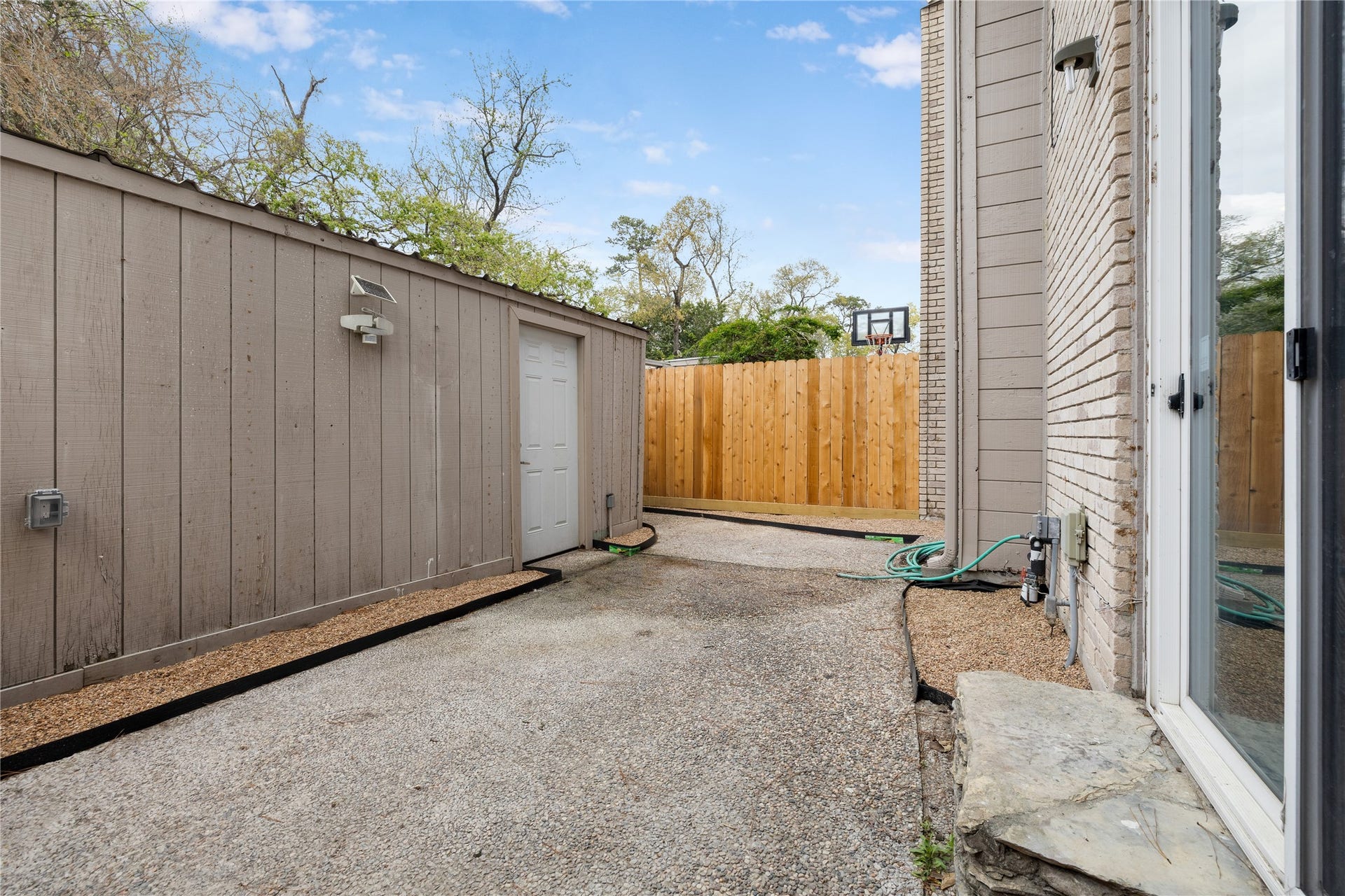 2103 Lake Village Drive, Houston, TX 77339 2103 Lake Village Drive, Houston, TX 77339