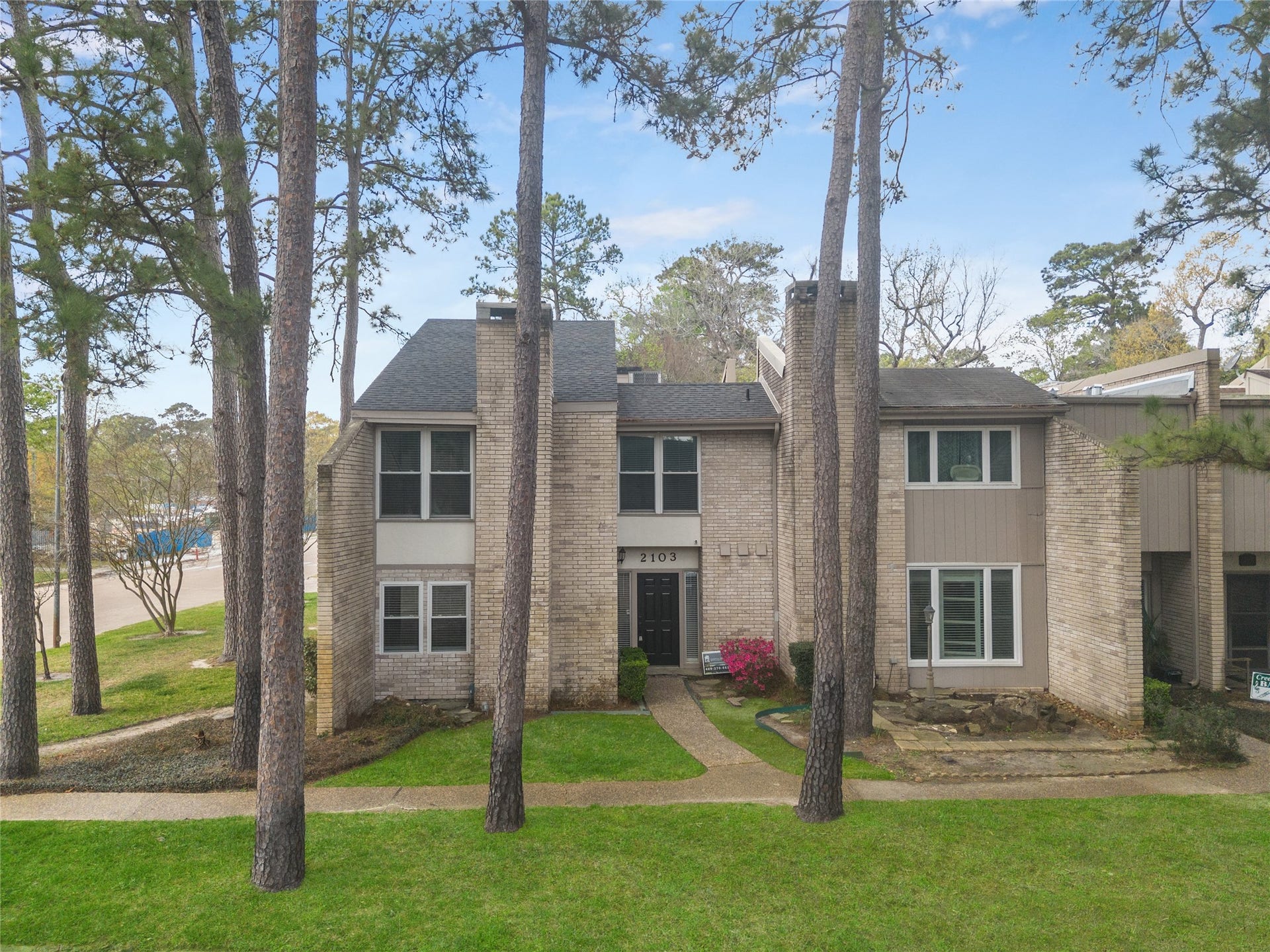 2103 Lake Village Drive, Houston, TX 77339 2103 Lake Village Drive, Houston, TX 77339