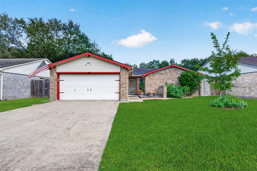 Property photo for 1430 Ashwood Drive, Sugar Land, TX