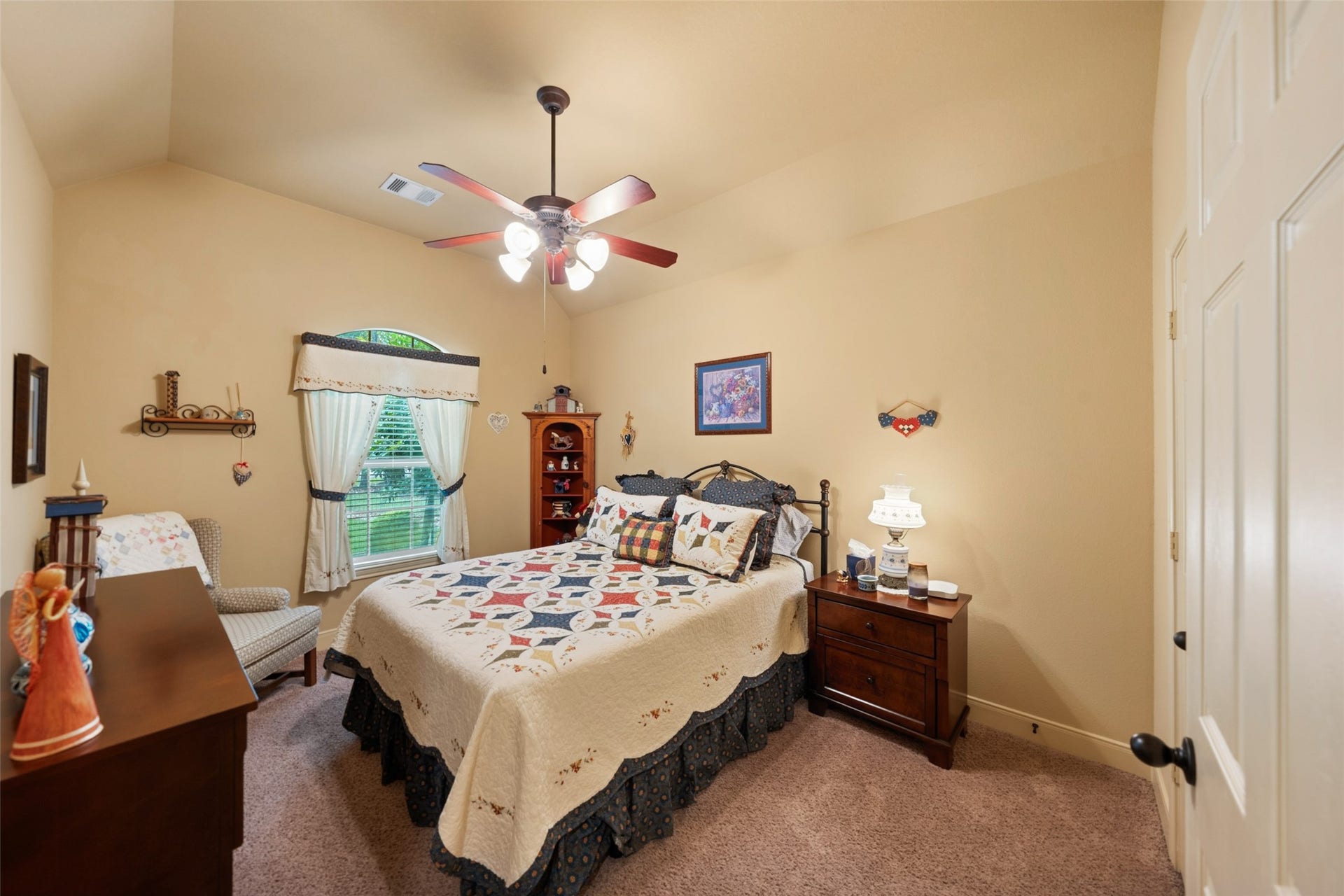 903 Weeping Willow Way, Magnolia, TX 77354 Bedroom 2 also has the high ceiling. All bedrooms have ceiling fans and easily accommodate queen beds.