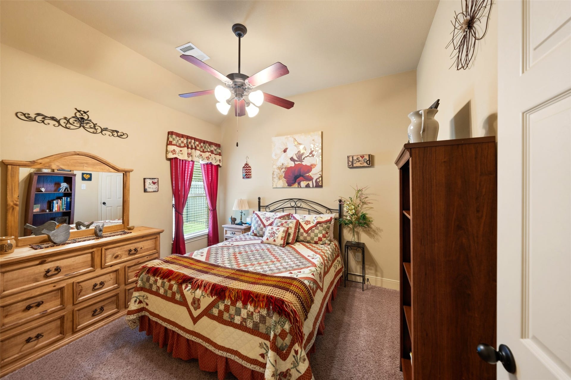 903 Weeping Willow Way, Magnolia, TX 77354 Bedroom 4 has the high ceilings as well -ALL CURTAINS AND VALANCES ARE EXCLUDED.