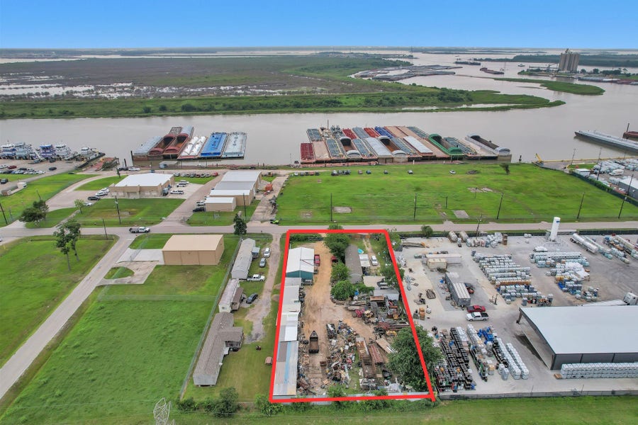 Property photo for 908 Lakeside Drive, Channelview, TX