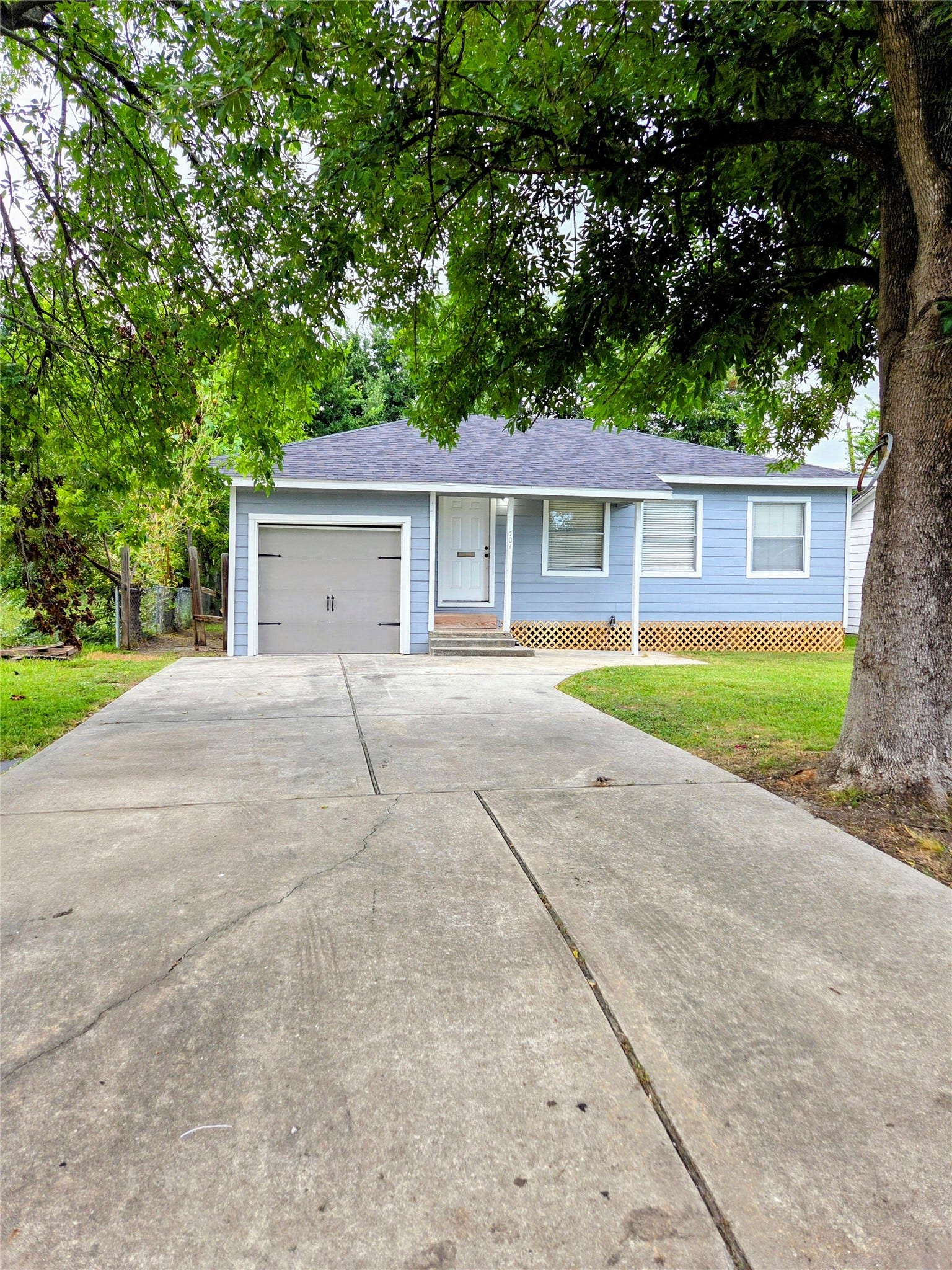 603 Maple Avenue, Pasadena, TX 77506