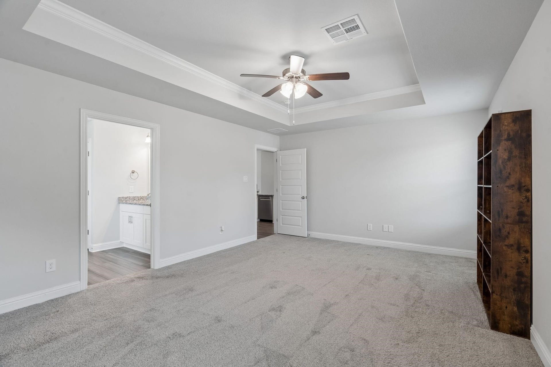 10 Gemstone Court, Angleton, TX 77515 10 Gemstone Court, Angleton, TX 77515