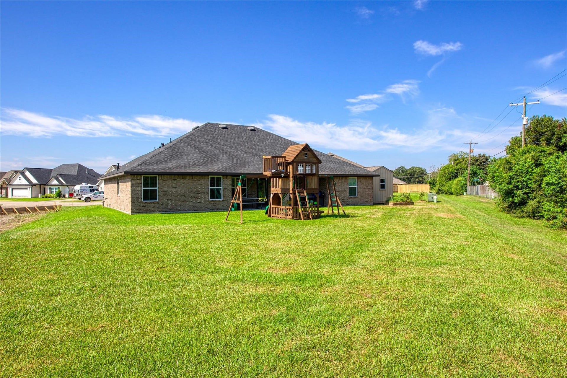 10 Gemstone Court, Angleton, TX 77515 10 Gemstone Court, Angleton, TX 77515