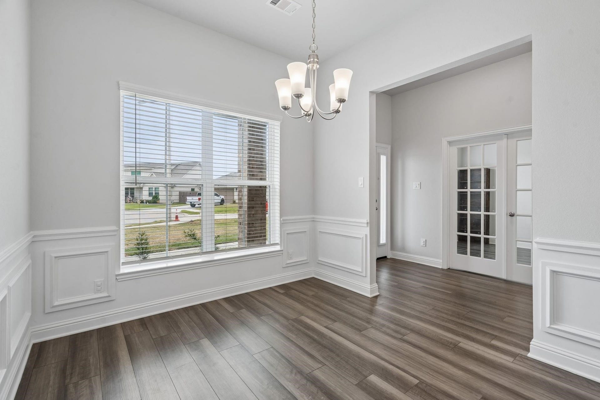 10 Gemstone Court, Angleton, TX 77515 10 Gemstone Court, Angleton, TX 77515