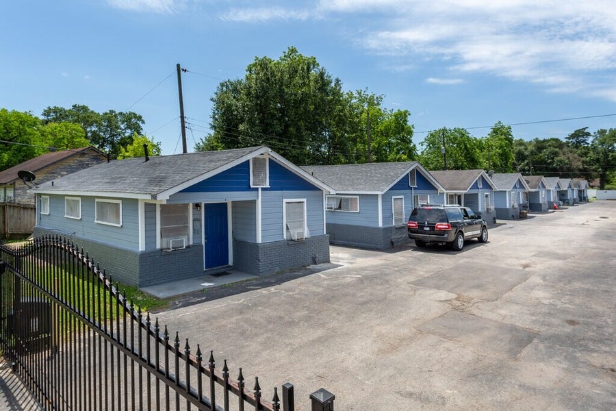 Property photo for 4203 Hirsch Road, #2, Houston, TX