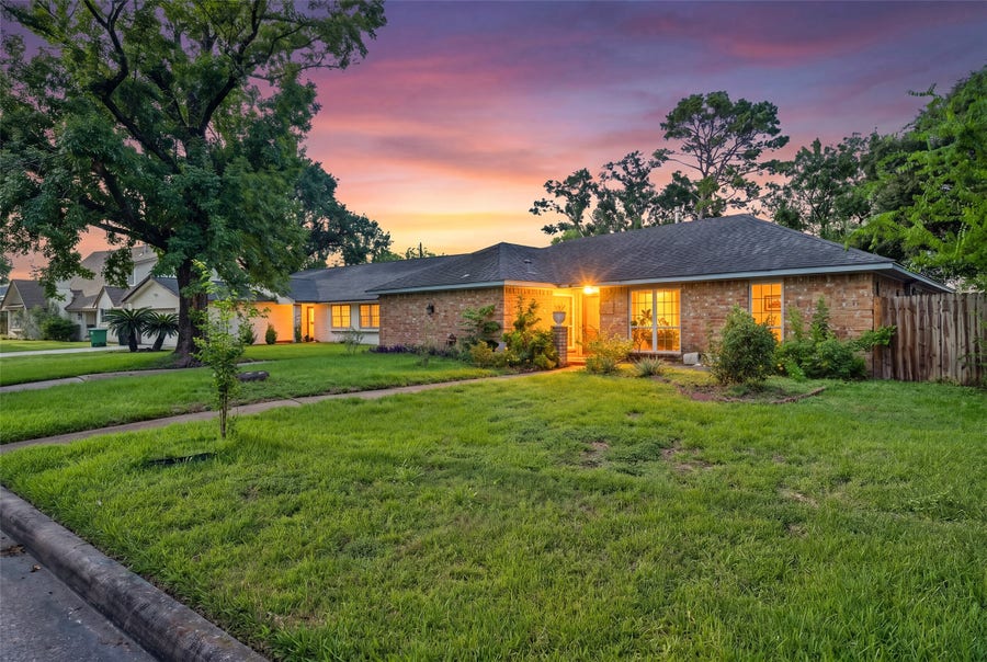 Property photo for 5714 Arbor Vitae Drive, Houston, TX