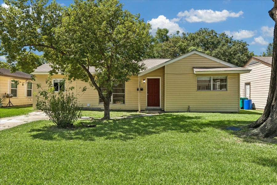 Property photo for 2405 Pomona Drive, Houston, TX