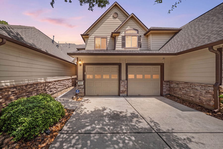 Property photo for 8026 Loyel Pointe Drive, Houston, TX
