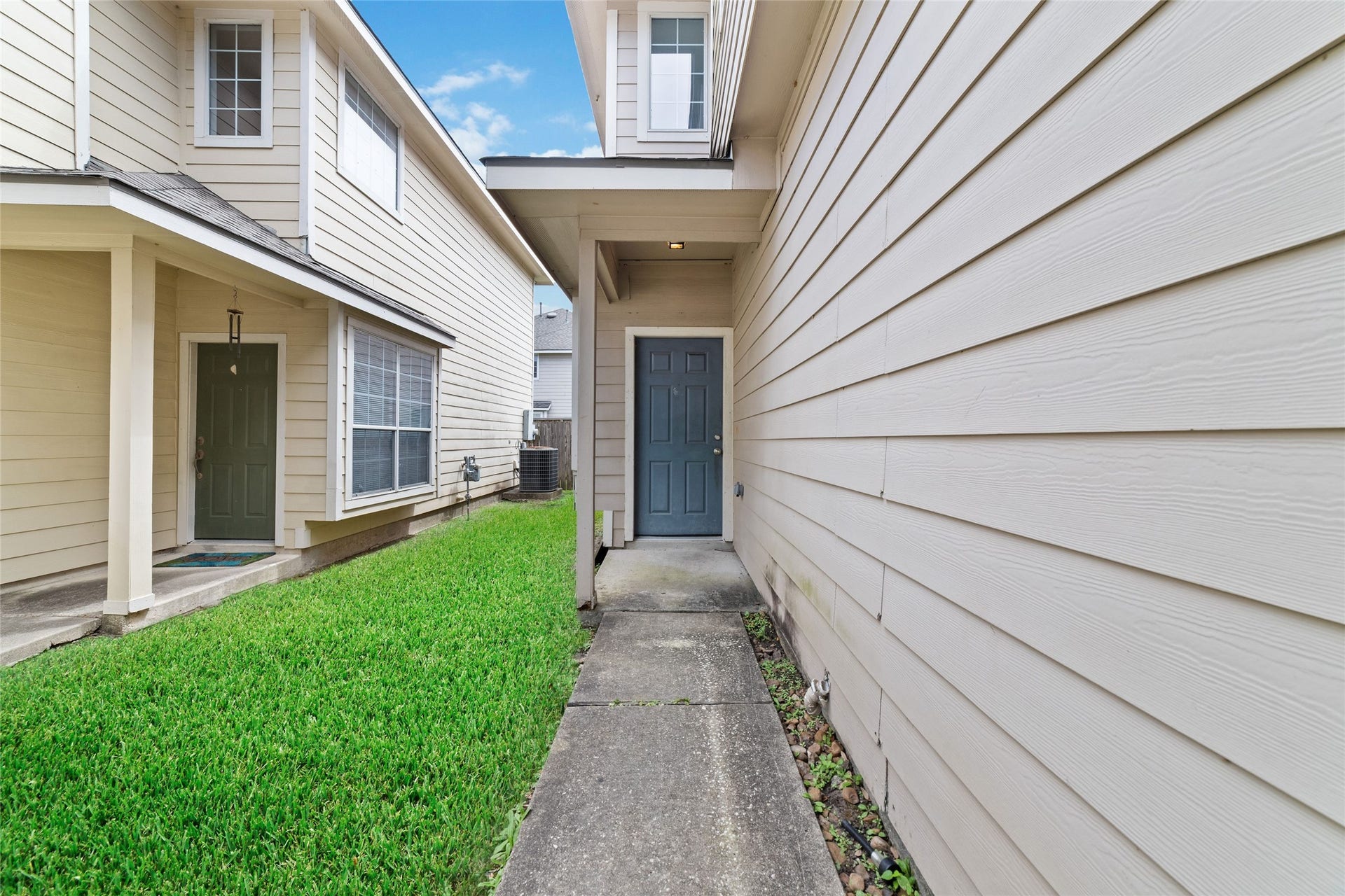 8734 Rainglen Lane, Houston, TX 77044