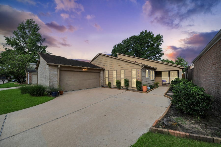 Property photo for 2210 Linea Del Pino Street, Houston, TX