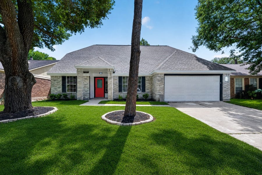 Property photo for 2623 Foxden Drive, Pearland, TX