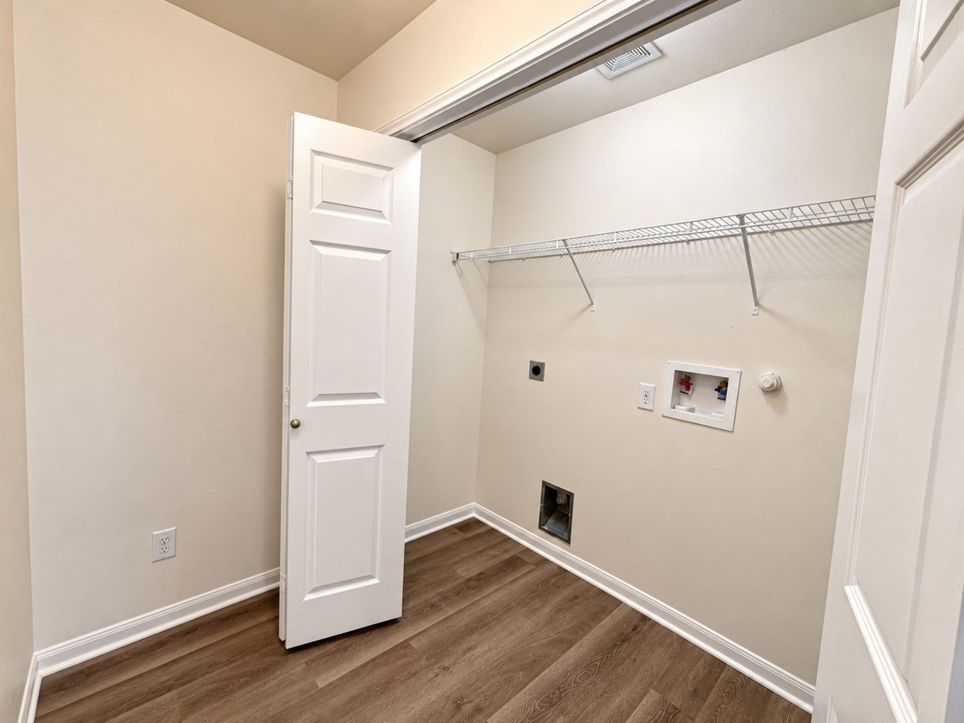 19408 Dry Canyon Court, Katy, TX 77449 Laundry Room (Downstairs)