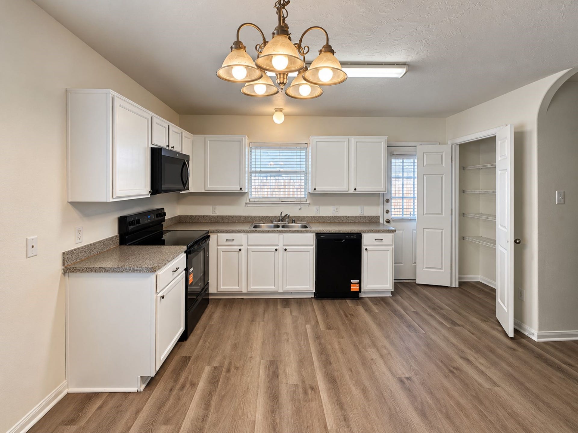 19408 Dry Canyon Court, Katy, TX 77449 Kitchen/Dinning