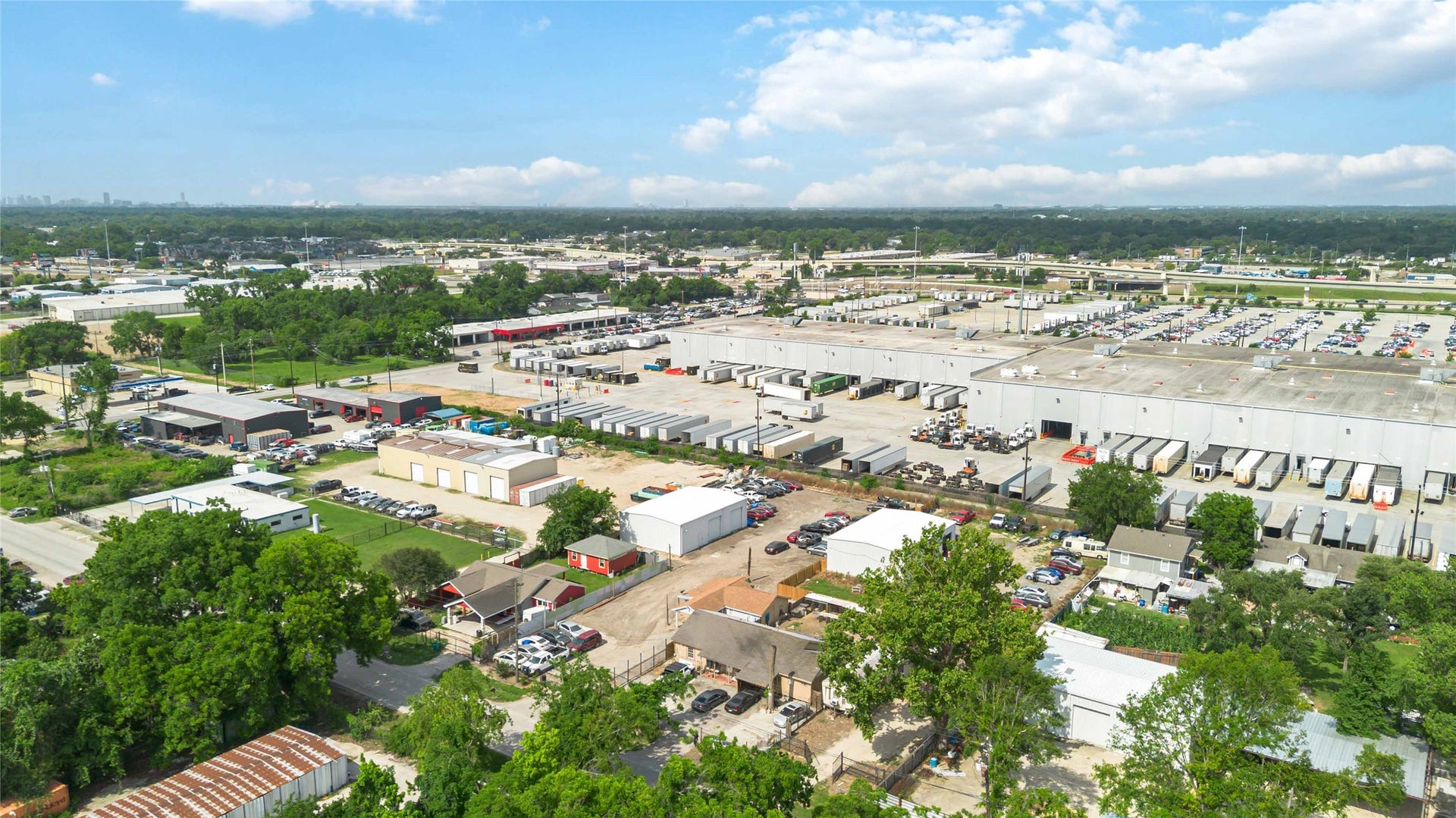 8021 Berwyn Drive, Houston, TX 77037 8021 Berwyn Drive, Houston, TX 77037