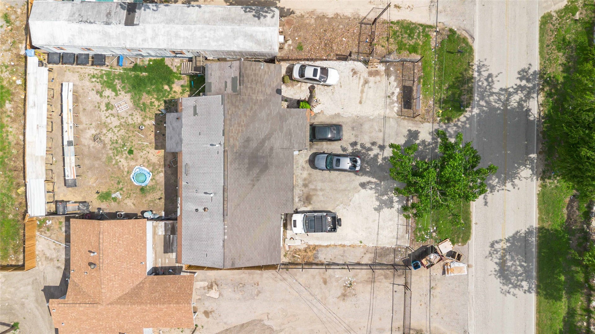8021 Berwyn Drive, Houston, TX 77037 8021 Berwyn Drive, Houston, TX 77037