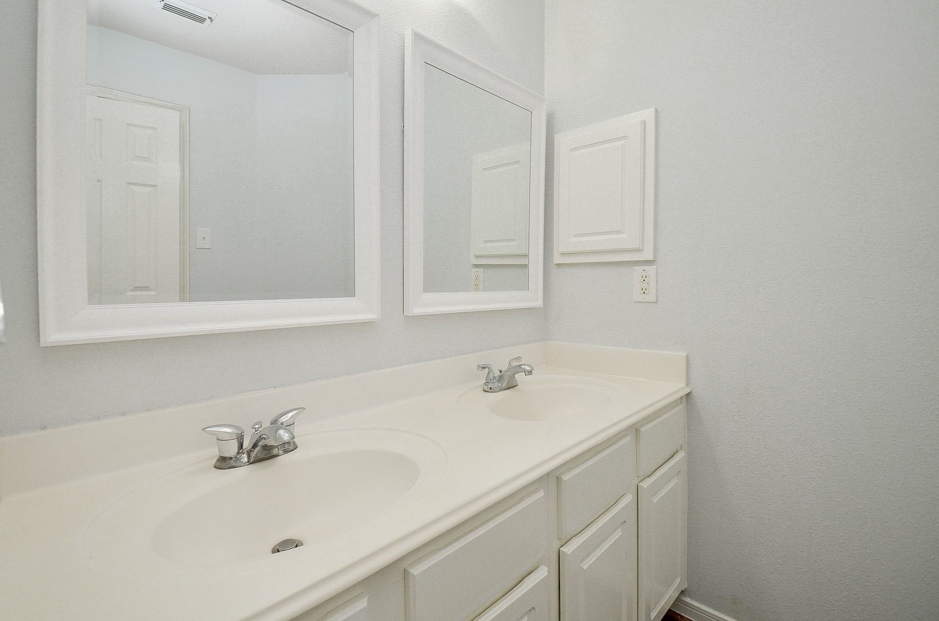 10919 Maple Bough Lane, Houston, TX 77067 10919 Maple Bough Lane, Houston, TX 77067