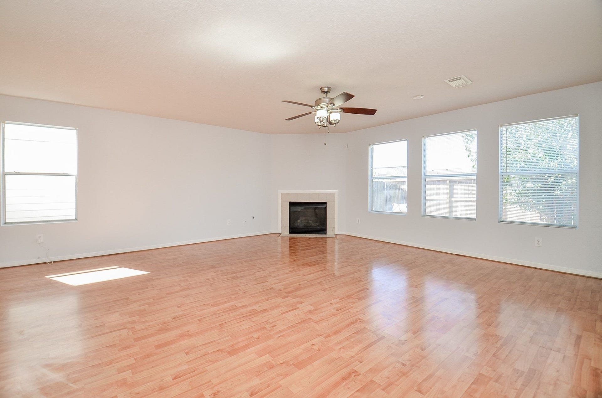 10919 Maple Bough Lane, Houston, TX 77067 10919 Maple Bough Lane, Houston, TX 77067
