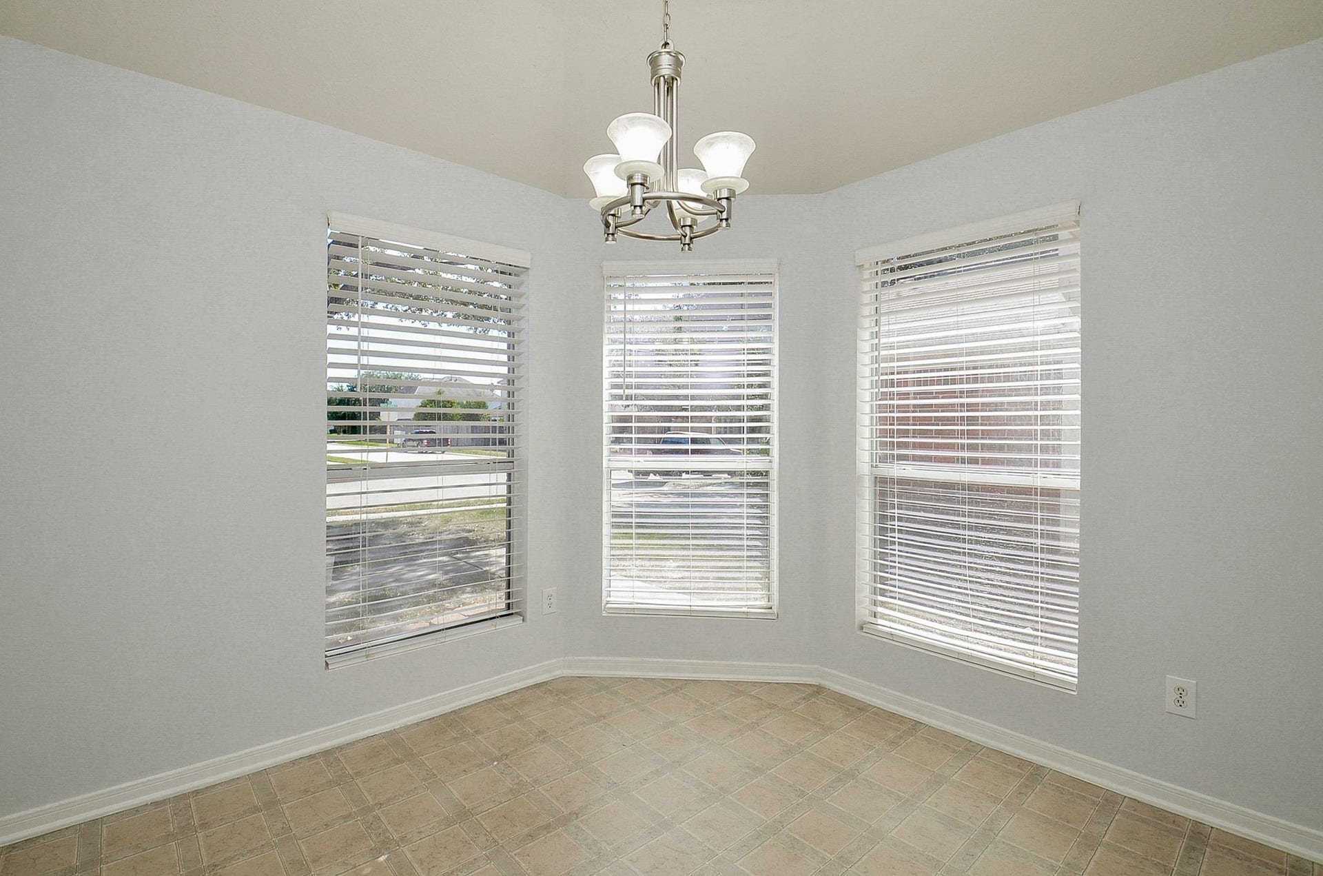 10919 Maple Bough Lane, Houston, TX 77067 10919 Maple Bough Lane, Houston, TX 77067