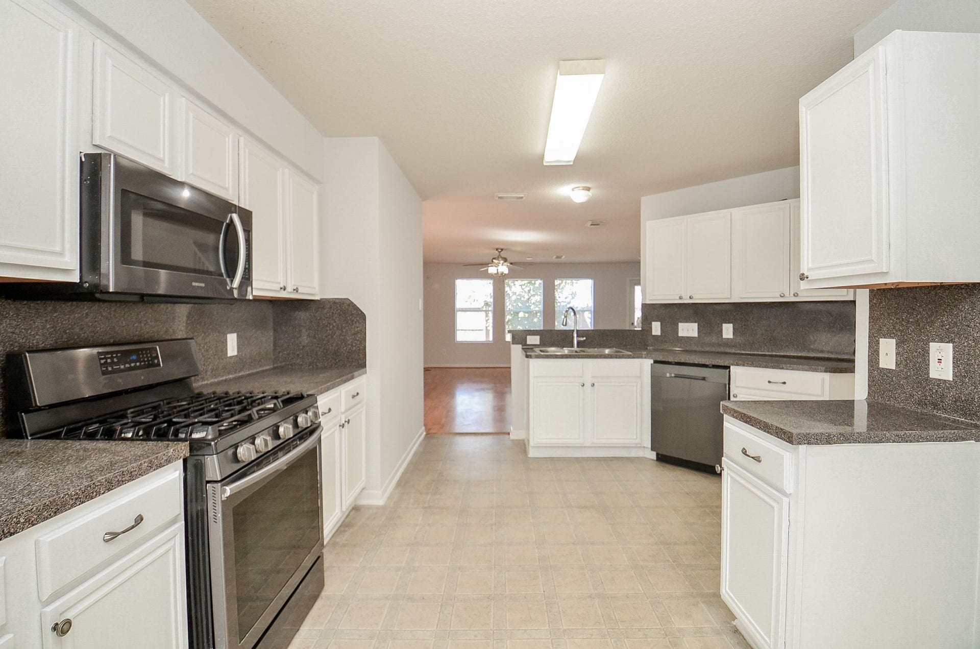 10919 Maple Bough Lane, Houston, TX 77067 10919 Maple Bough Lane, Houston, TX 77067