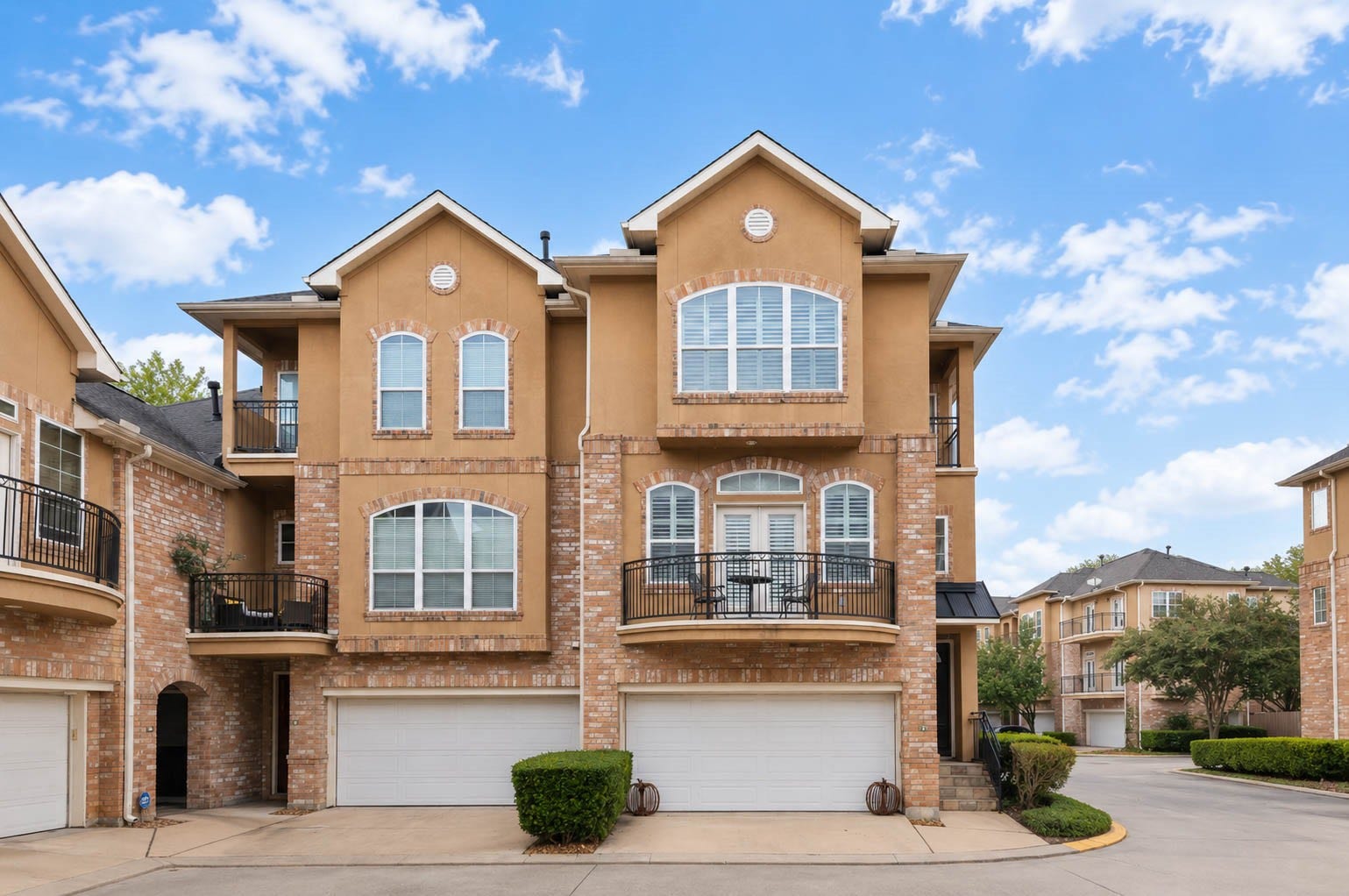 12 Versante is the 3 story townhome on the right.