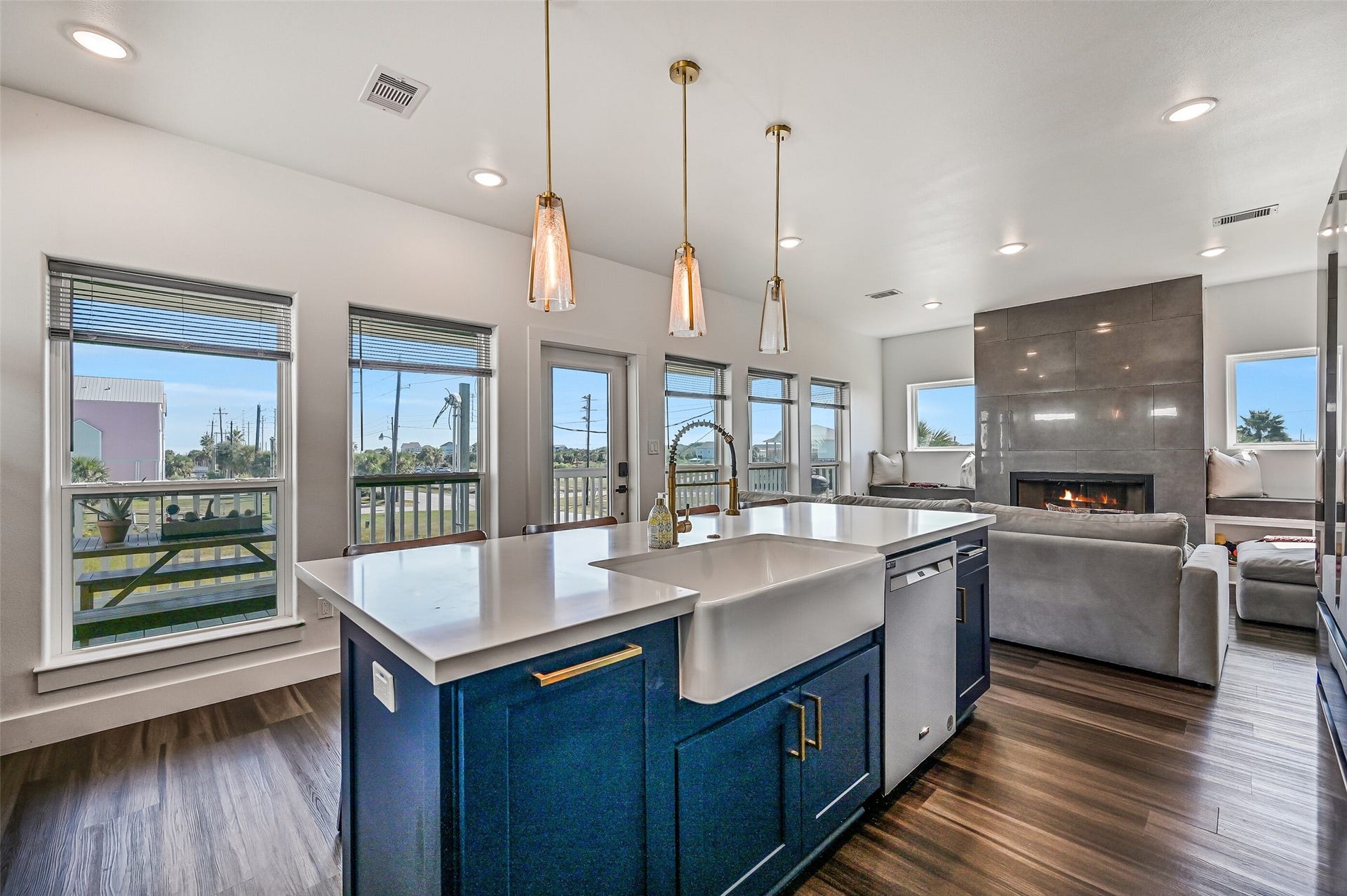 3627 Niko Court, Galveston, TX 77554 3627 Niko Court, Galveston, TX 77554
