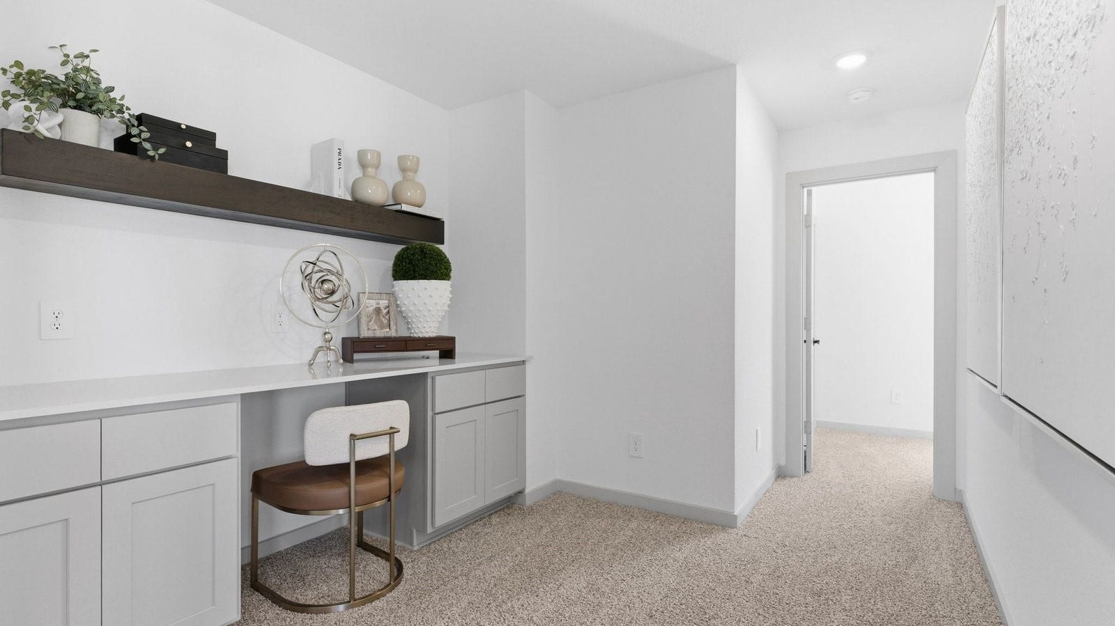 2507 Friendswood Trail, Friendswood, TX 77546 Upstairs nook with a built in office area
