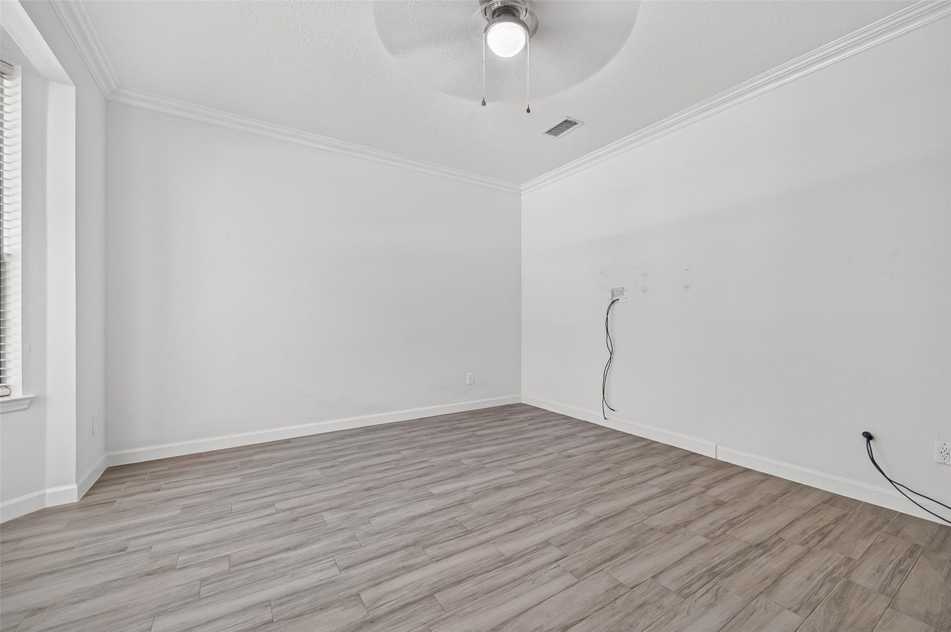 11 Ginger Bay Place, The Woodlands, TX 77382 Office/study/room