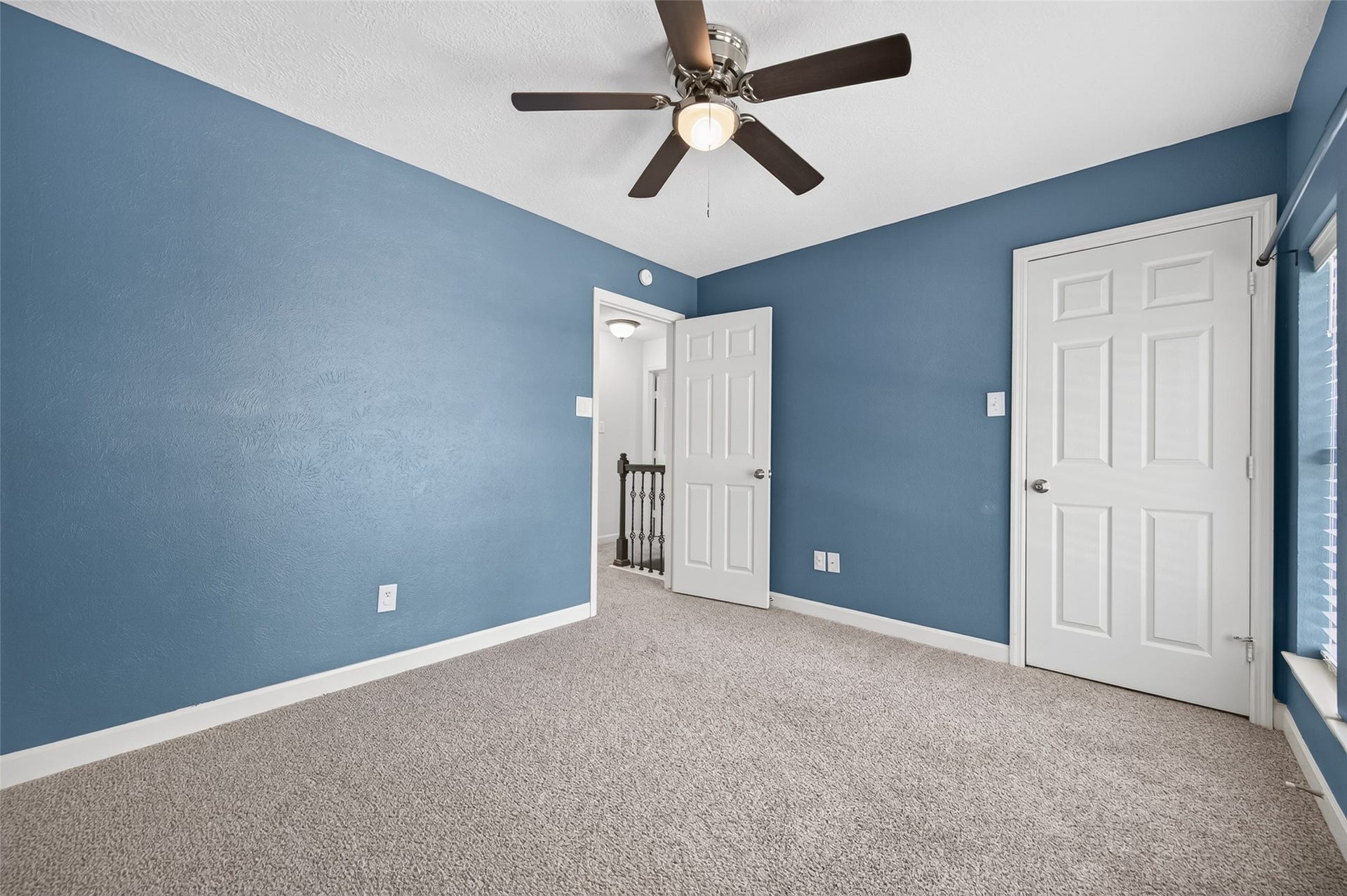 11 Ginger Bay Place, The Woodlands, TX 77382 Bedroom 2