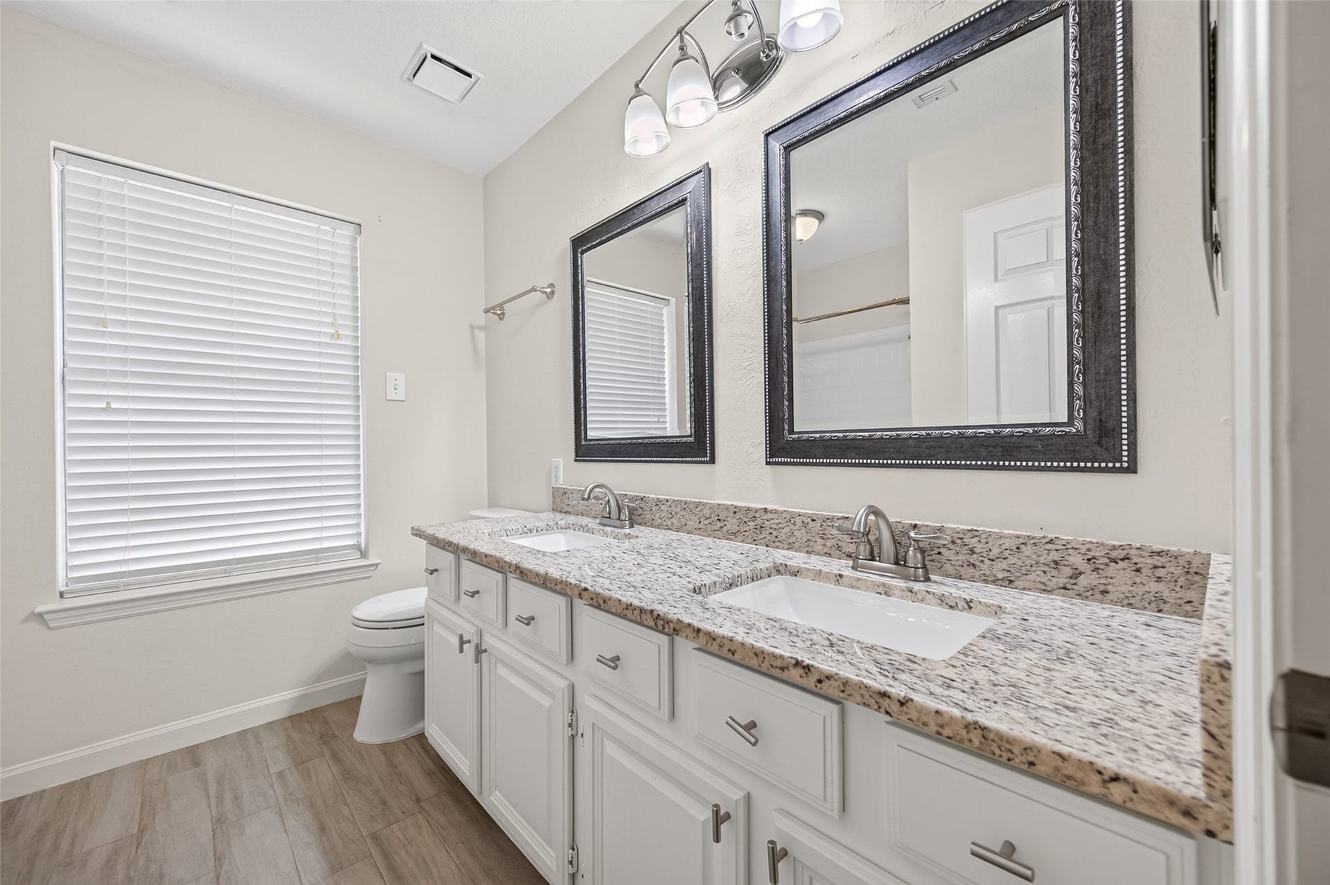 11 Ginger Bay Place, The Woodlands, TX 77382 11 Ginger Bay Place, The Woodlands, TX 77382