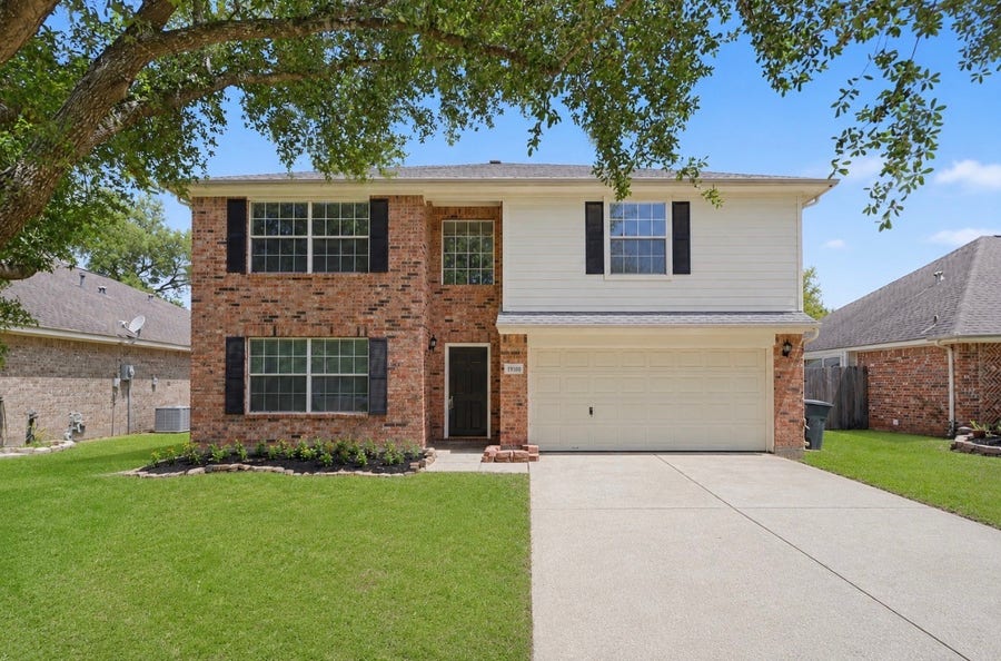 Property photo for 11910 Lois Lane, Pinehurst, TX