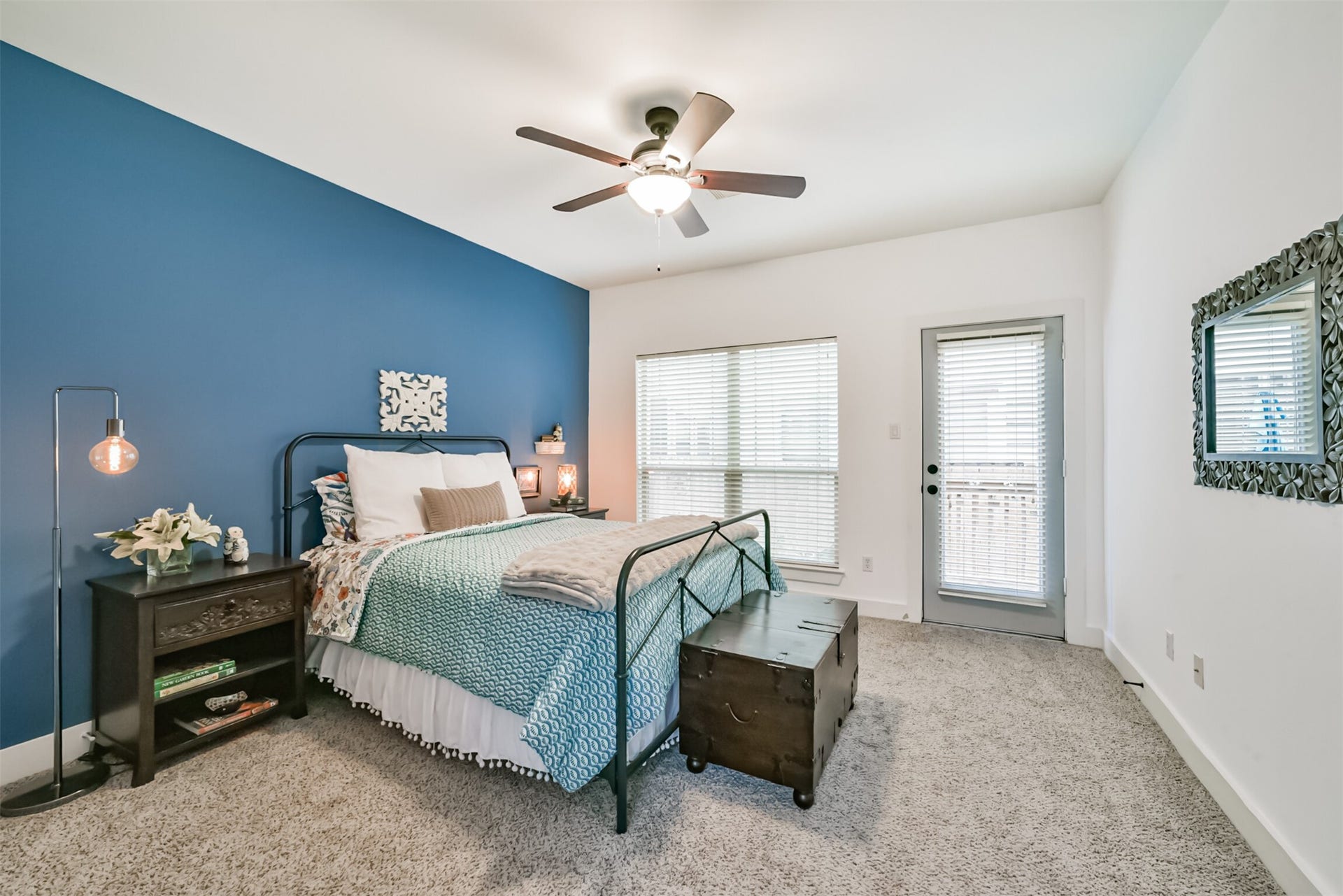 1721 W 24th Street, Houston, TX 77008 Generously sized secondary bedroom
