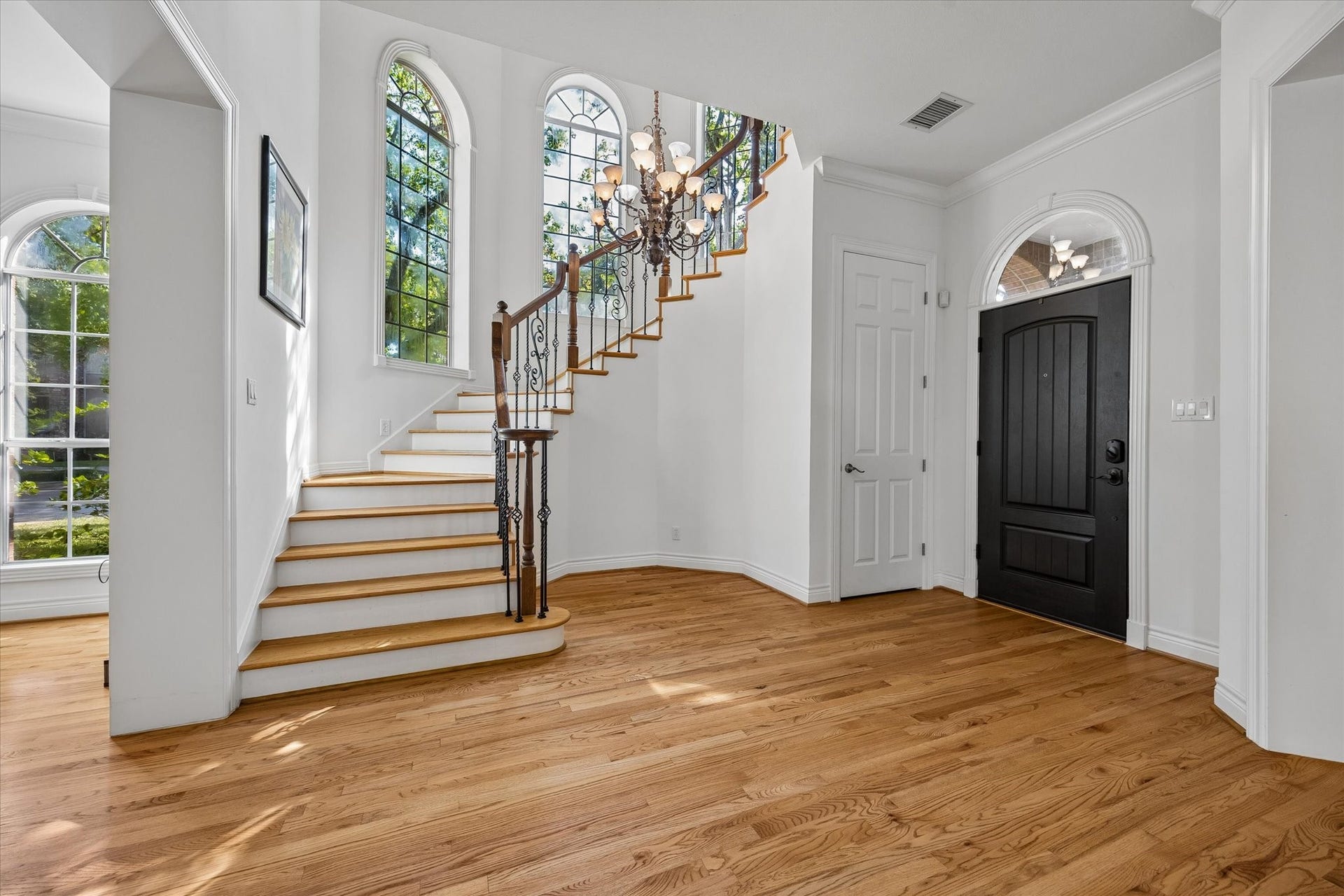 551 S 2nd Street, Bellaire, TX 77401 551 S 2nd Street, Bellaire, TX 77401
