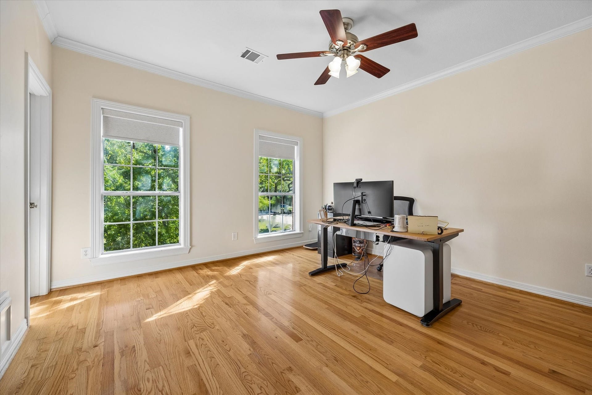 551 S 2nd Street, Bellaire, TX 77401 551 S 2nd Street, Bellaire, TX 77401