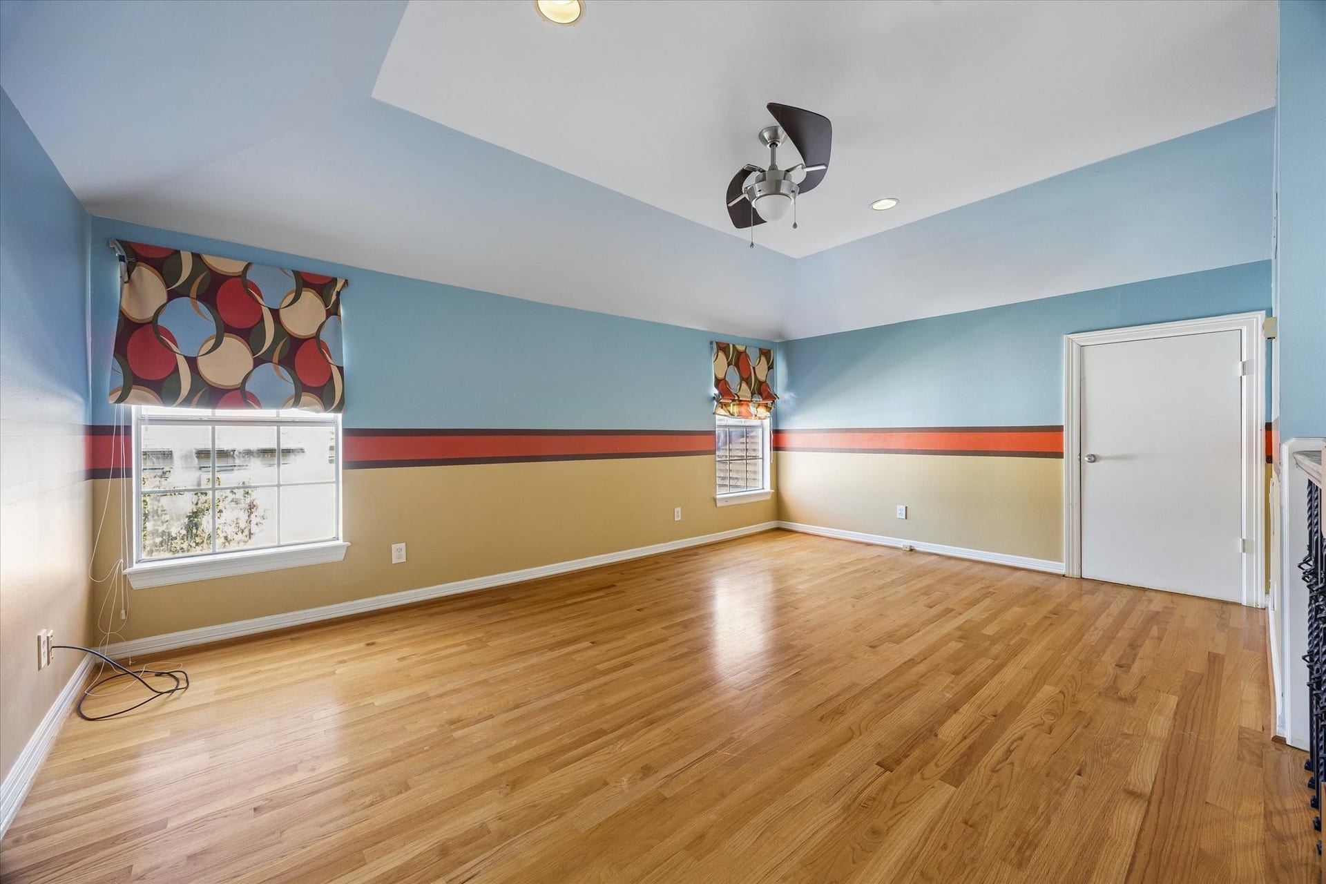 551 S 2nd Street, Bellaire, TX 77401 551 S 2nd Street, Bellaire, TX 77401