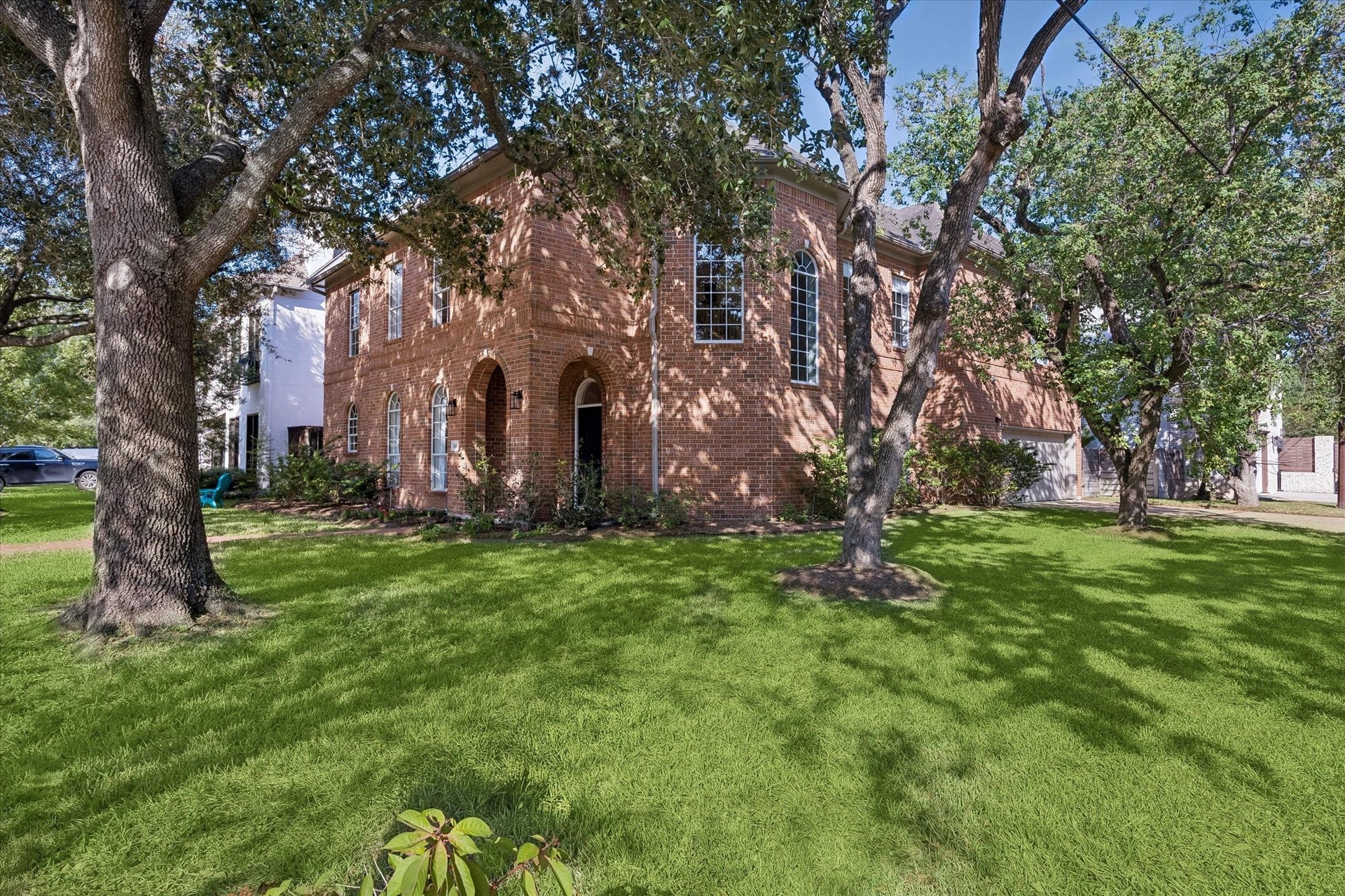 551 S 2nd Street, Bellaire, TX 77401 551 S 2nd Street, Bellaire, TX 77401