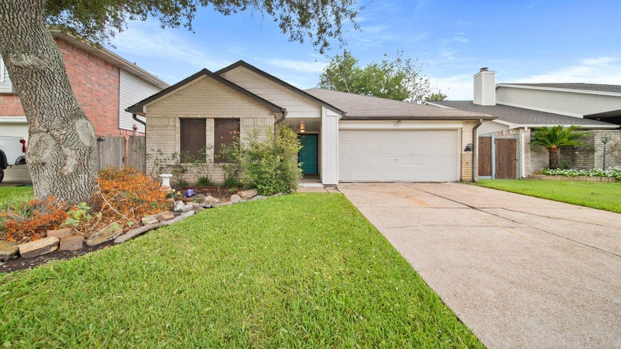 Property photo for 2012 Sandy Knoll Drive, Missouri City, TX