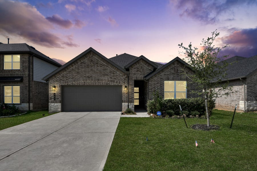 Property photo for 303 Springfield Terrace Drive, Conroe, TX