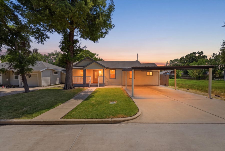 Property photo for 912 Seymour Street, Pasadena, TX