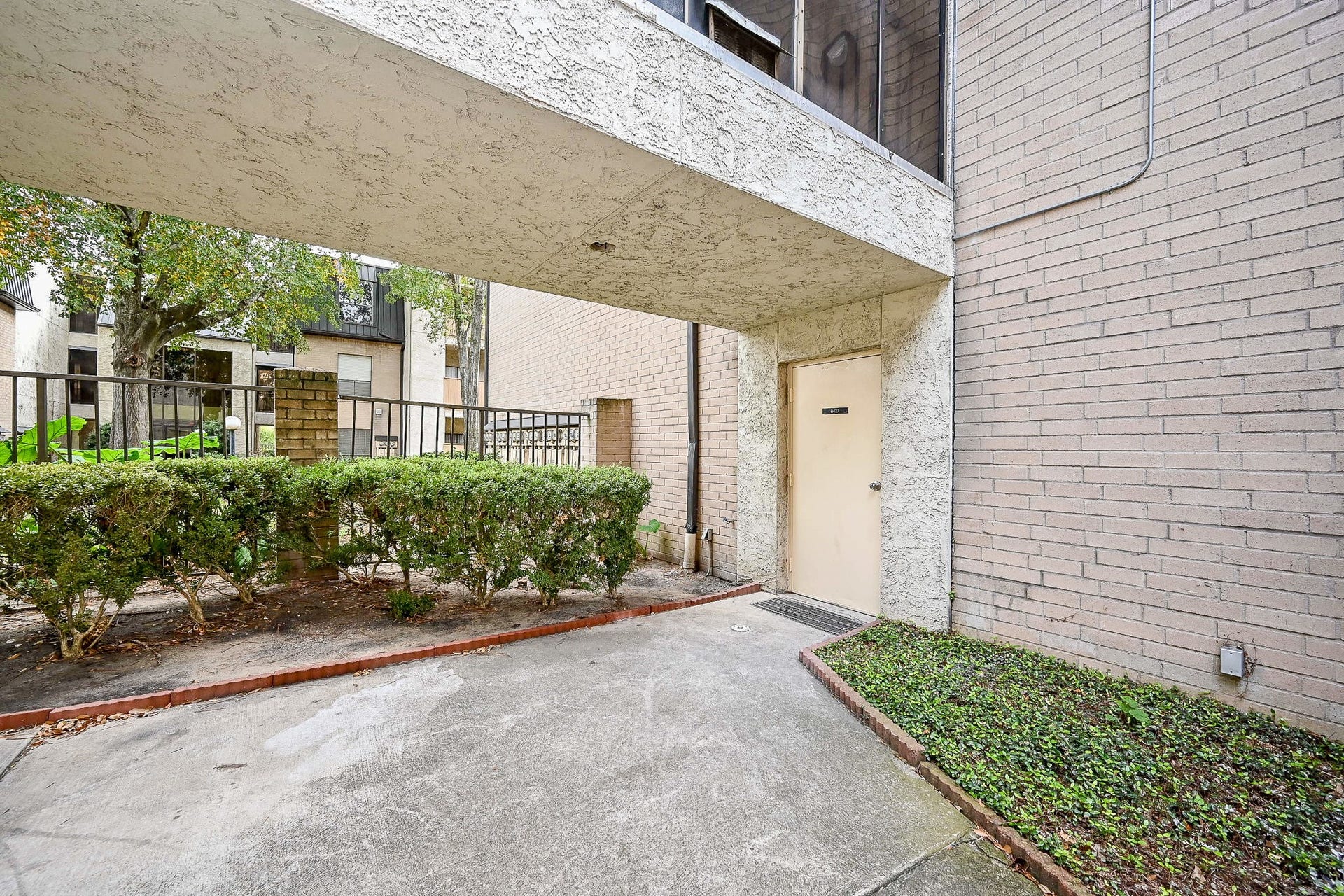 8427 Hearth Drive Drive, #2, Houston, TX 77054 Secured Key entry
